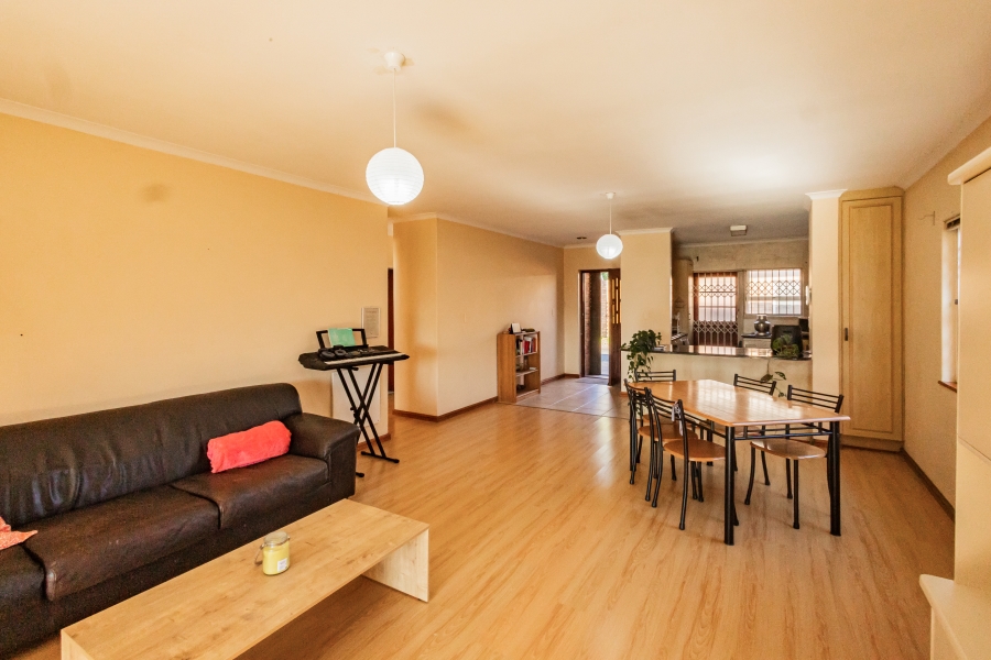 2 Bedroom Property for Sale in Kenridge Western Cape